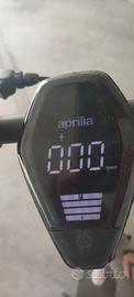 Monopattino elettrico Aprilia ESRZ 