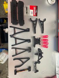 Smembro pezzi traxxas e revo 2