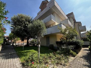 Appartamento di 85 m² con 3 locali e box auto a Pi
