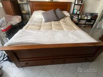 Letto matrimoniale legno massiccio