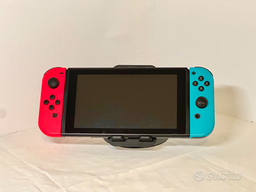 Nintendo Switch + Extra Controller + 2 Mario games