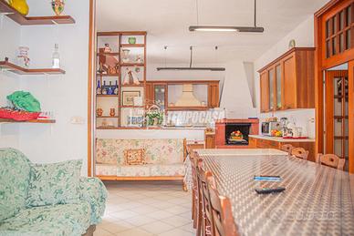 APPARTAMENTO CON AMPIO GIARDINO