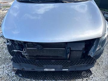 Auto Kia per pezzi di ricambio