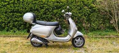 Vespa 150cc. ET4