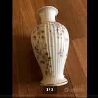 Vaso in fine porcellana