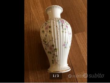 Vaso in fine porcellana