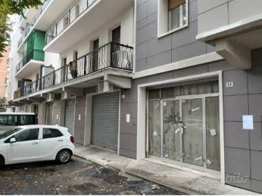 Immobile in asta di 180 m² con più di 5 locali a M