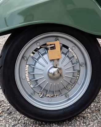 Bloccasterzo Vespa