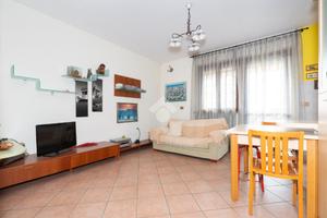 5 LOCALI A CASELLE TORINESE