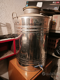 Bidone in acciaio con rubinetto