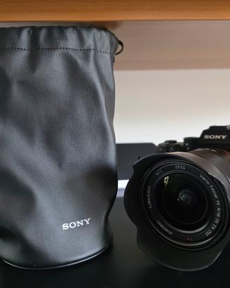 Sony Alpha 7III+Obiettivo Zeiss 16-35mm f/4 + Acc.