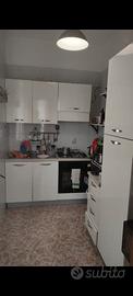 Cucina Parete attrezzata Tavolo+S. 2  ecc ecc