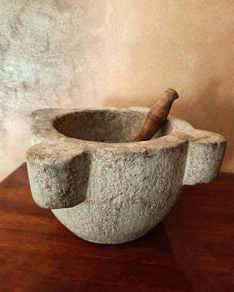Mortaio antico in pietra molto grande cm 35