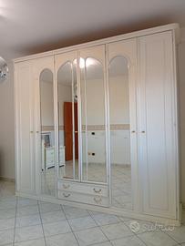 Camera matrimoniale completa stile classico