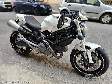 Ducati Monster 696 + plus - 2009