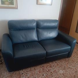 Divano Poltrone e Sofà in pelle color Blu Notte