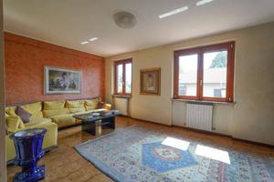 Appartamento di 207 m² con 4 locali e box auto dop