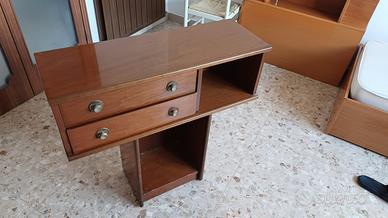 Vend mobiletto vintage in legno ideale come como