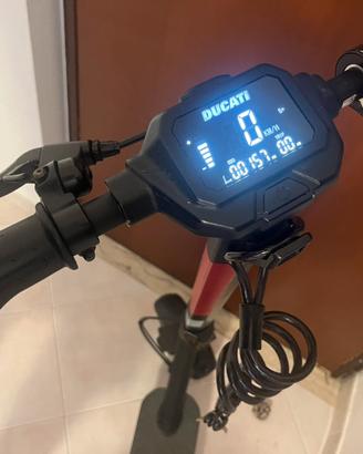 Monopattino elettrico DUCATI