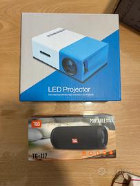 Proiettore e cassa Bluetooth