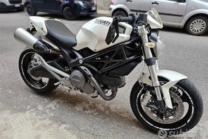 Ducati Monster 696 + plus - 2009