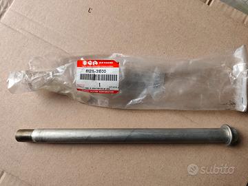 PERNO FORCELLONE POSTERIORE ORIGINALE SUZUKI NUOVO