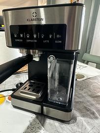 Macchina caffe con cappuccinatore