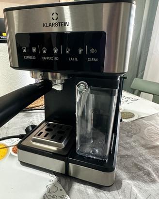 Macchina caffe con cappuccinatore