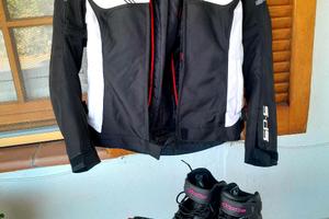 Giubbotto moto e scarpe moto  donna alpinestars
