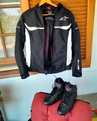Giubbotto moto e scarpe moto  donna alpinestars