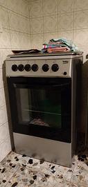 Cucina gas+forno elettrico Beko libera installaz