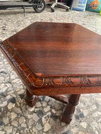 Sgabello in legno antico