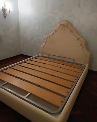 Letto matrimoniale con contenutore
