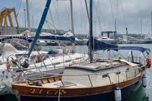 Barca a vela motorsailer
