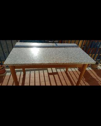 Tavolo con base in marmo