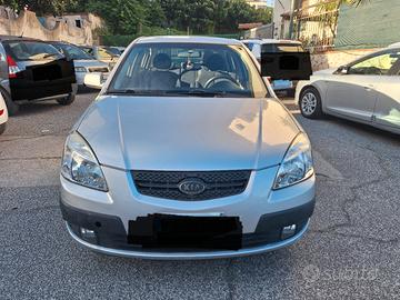 Kia Rio 1500 CRDi challenge 2005