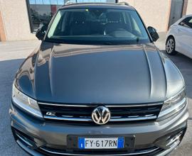 VOLKSWAGEN Tiguan 2.0 TDI 4MOTION R-LINE - 2019