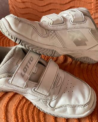 Scarpe Lotto a strappi n.31