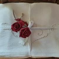 Lenzuolo antico in cotone con iniziali