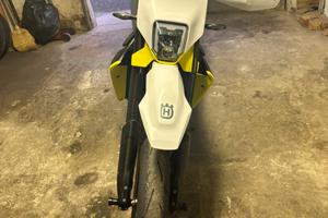 Husqvarna 701 supermoto 2024 guidabile con A2