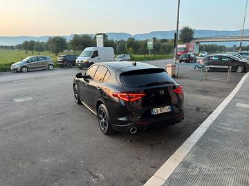 Alfa Stelvio  2.2 160cv AT8 Business 
