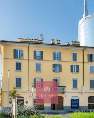 Appartamento di 92 m² con 3 locali e box auto a Mi