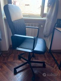 Sedia girevole da scrivania nera