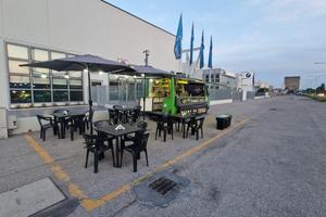 Food Truck per piadine, hamburger, hot dot, panini