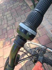 Bici bambino MTB 24" con sella lievemente rovinata