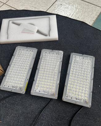 Faro LED Industriale 300W Orientabile a 3 Moduli