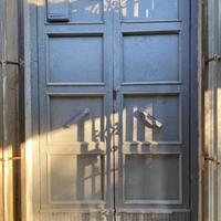 Portone ingresso in legno