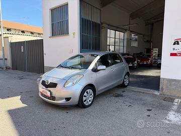 Toyota Yaris 1.0 5 porte