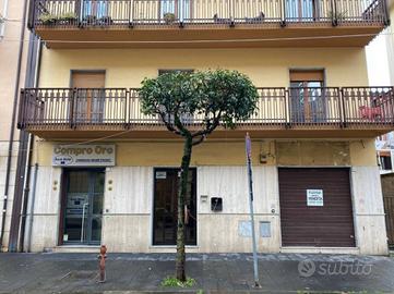 Immobile di 100 m² con 2 locali a Avellino