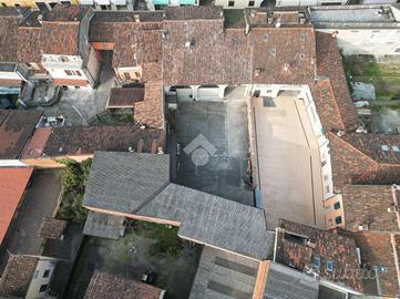 CAPANNONE A MANERBIO